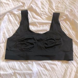 VICTORIA’S SECRET SEAMLESS BRA
